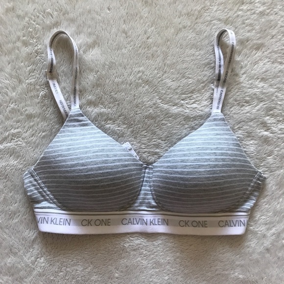 Calvin Klein - Ck One Cotton Lightly-Lined Wirefree Bralette - Picture 2 of 6